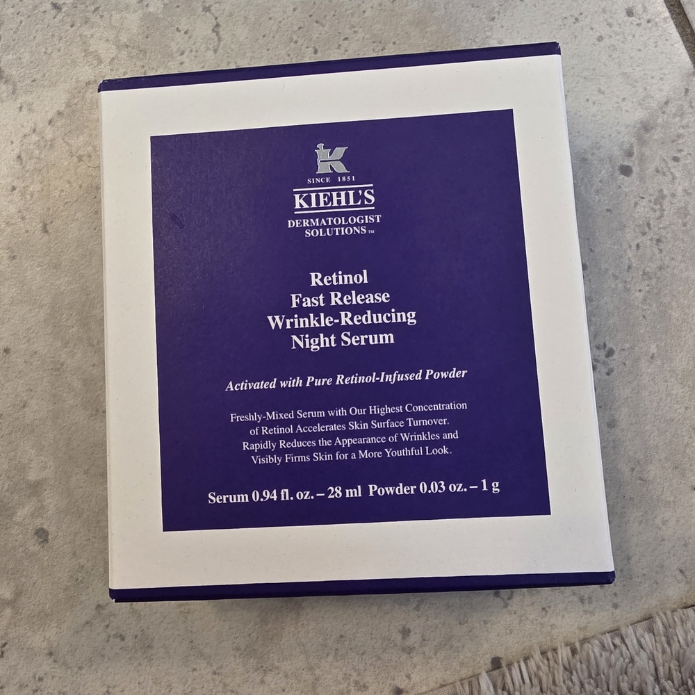 Kiehl's Retinol Fast Release Night Serum - White and Purple